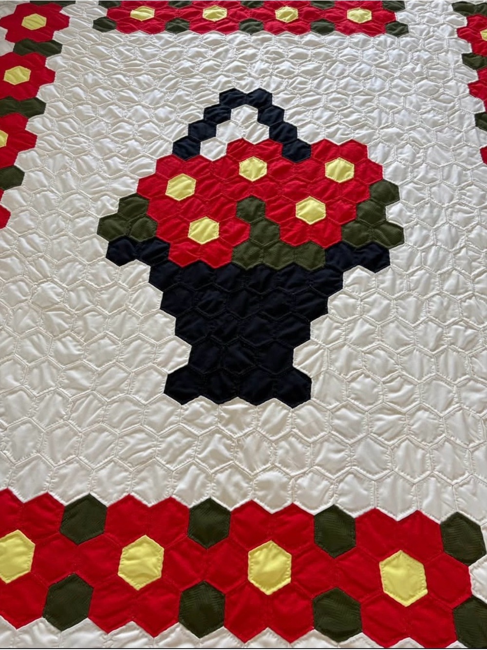 Handmade Vintage Floral Basket of Flowers Quilt - White, Red, Black - Picture 7 of 10